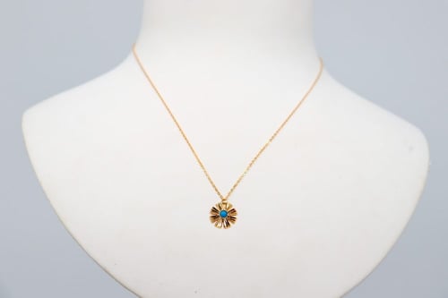 سلسال الرمش متوفر باللون الابيض والازرق والسادة عي...