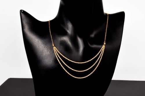 سلسال المبروم ثلاثة دور عيار 21 وزن 1.9 جرام