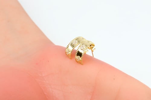 حلق فان كليف ذهب فاخر عيار 18 عالى الجودة وزن 1.6...