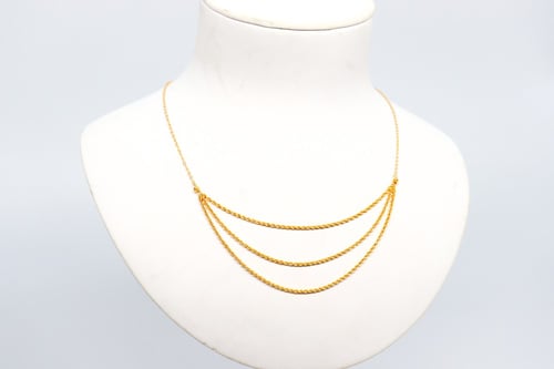 سلسال المبروم ثلاثة دور عيار 21 وزن 1.9 جرام