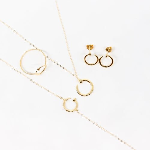 طقم كارتير نواعم بناتي ذهب تصميم فاخر لأطلالة فريد...