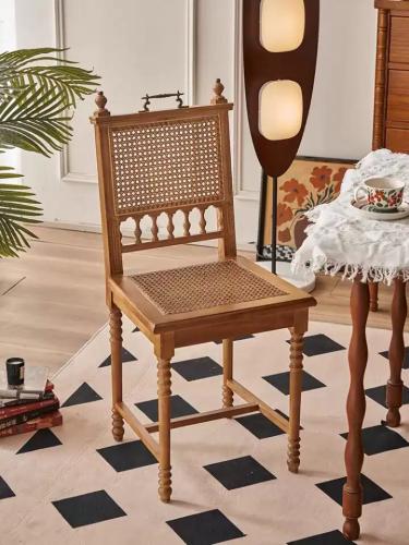 كرسي مفرد كلاسيك من خشب اوك و راتان طبيعي