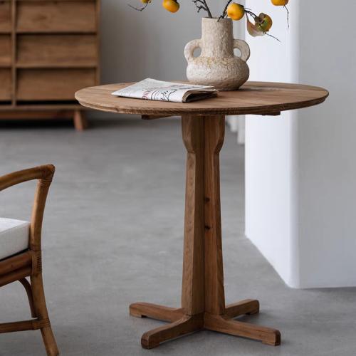 طاولة طعام من الخشب الطبيعي