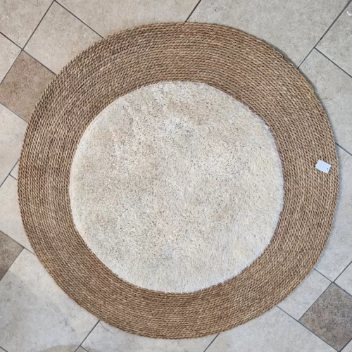سجادة دائرية من الراتان الطبيعي
