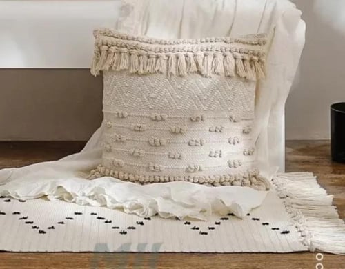 خدادية او مخدة او كوشن قماشيه للكنب او السرير