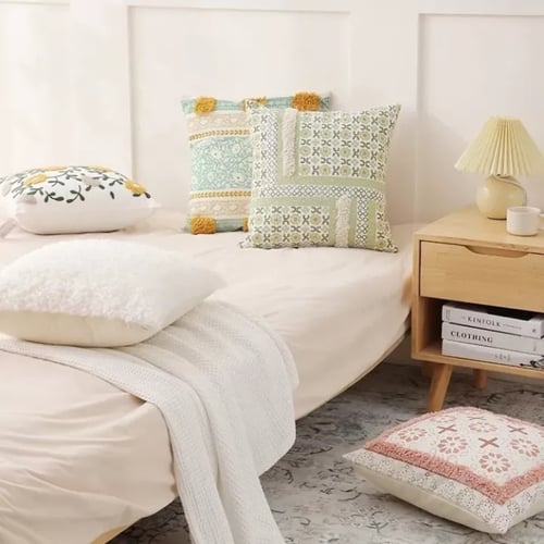 خدادية او مخدة او كوشن قماشيه للكنب او السرير