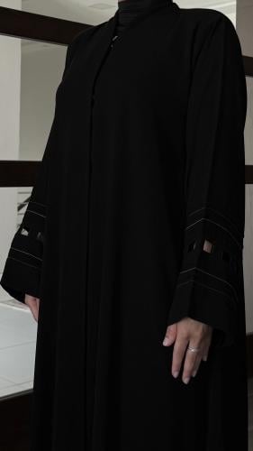عبايه مطرزه بخيوط برغندي ورمادي فاتح