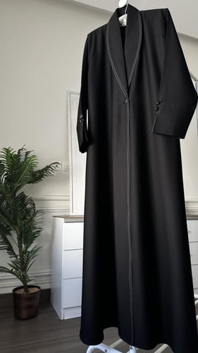 عبايه بليزر مقفله بطقطق واحد