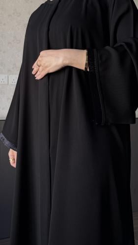 عبايه مقفله كامل بالطقطق