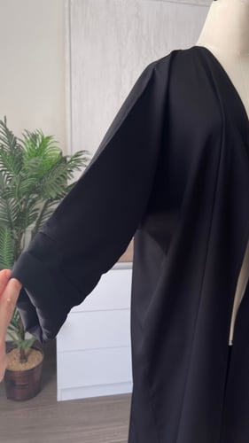 عباية لف بتصميم ربع بشت واكمام دبل