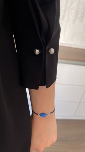 عبايه يوميه عمليه مزينه بكسره ولولو في الكم