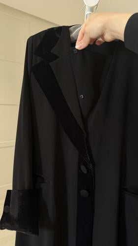 عبايه كريب اندونيسي مزينة بالمخمل