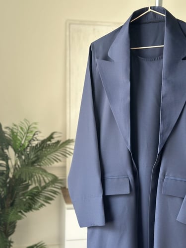 عبايه بليزر كحلي مع مرد داخلي