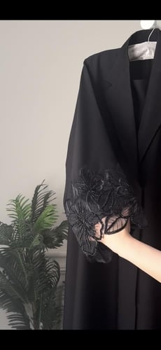 عبايه بليزر باكمام كلفة الورد