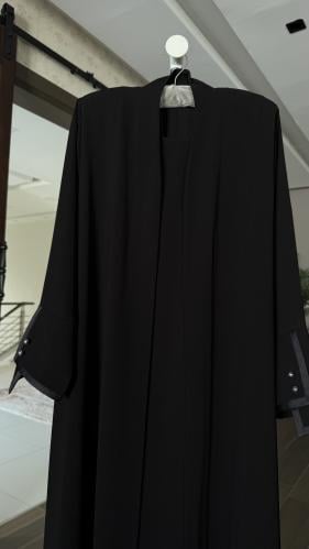 عبايه مفتوحه مع مرد داخلي