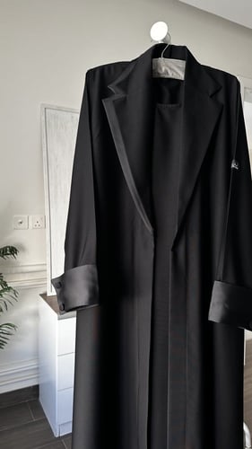 عبايه تصميم رسمي مع مرد داخلي