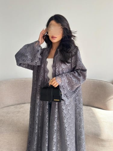 دانتيل مبطن رصاصي