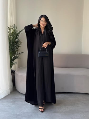 مخمل اسود مع حرير اسود نص بشت