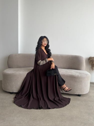 كريب مغسول بني الأكمام دانتيل