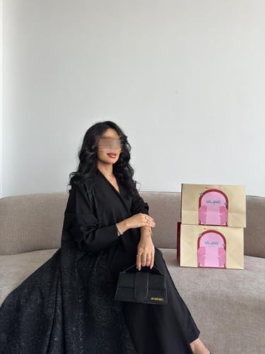 كريب لمار اسود من الأمام ومن الخلف خليه كتان زيتي