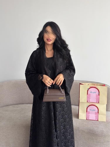 دانتيل مبطن اسود