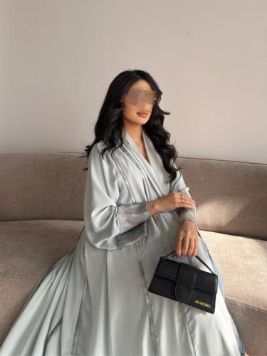 حرير كلوش مع تدخلات حرير مشجر تيفاني