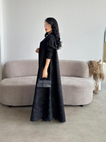 كريب لمار اسود من الأمام ومن الخلف خليه كتان زيتي