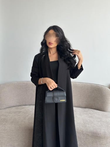 كريب لمار اسود من الأمام ومن الخلف خليه كتان زيتي