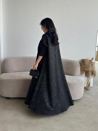 كريب لمار اسود من الأمام ومن الخلف خليه كتان زيتي