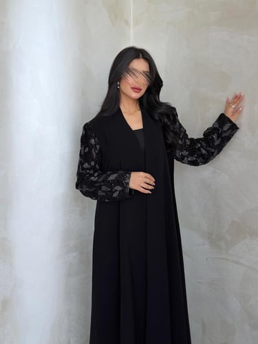 كريب ملكي أكمام دانتيل