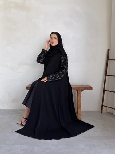 كريب ملكي أكمام دانتيل