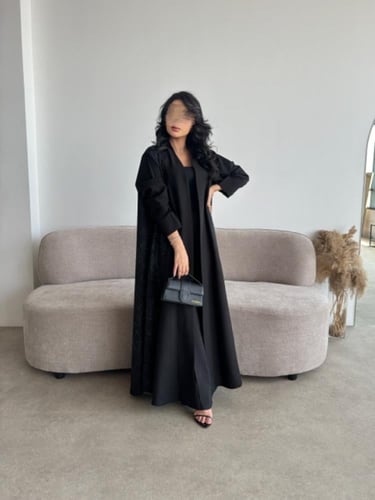 كريب لمار اسود من الأمام ومن الخلف خليه كتان زيتي