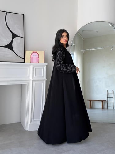 كريب ملكي أكمام دانتيل