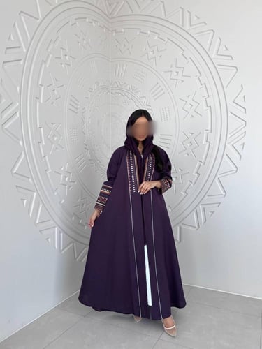 كريب بنفسجي نص كلوش مع تدخلات تطريز هندي