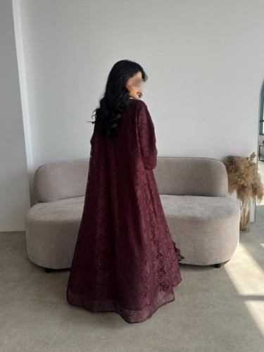 دانتيل مبطن عنابي