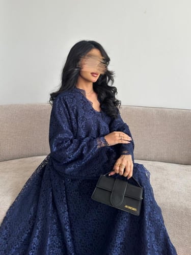 دانتيل مبطن كحلي