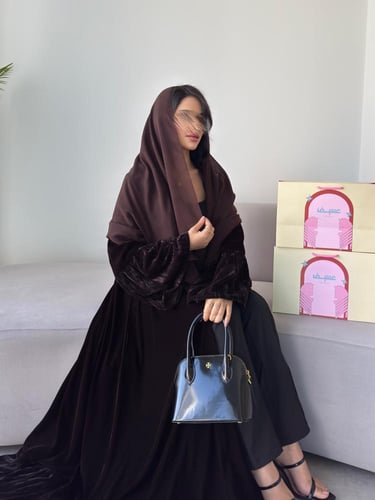 مخمل لون بني مع مخمل مكسر لون بني كلوش كويتي