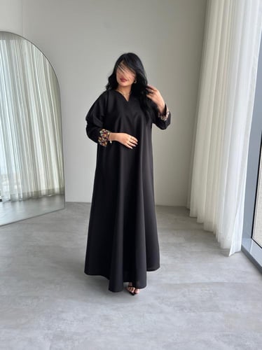 كريب لمار اسود مع كلفه أكمام وطرحه