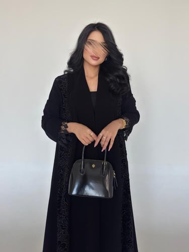 كريب سراميك سواد فاحم مع دانتيل مخمل رسميه ربع كلو...