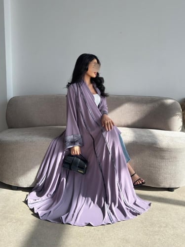 حرير كلوش مع تدخلات حرير مشجر موف فاتح