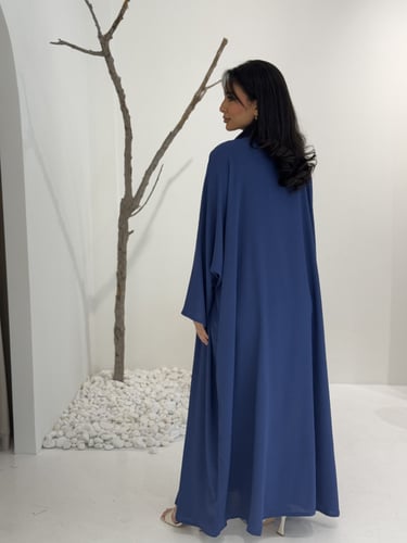 نص بشت نيلي على ازرق