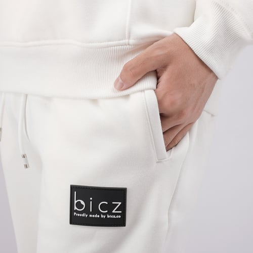 الطقم الابيض كامل (مقاس طبيعي)