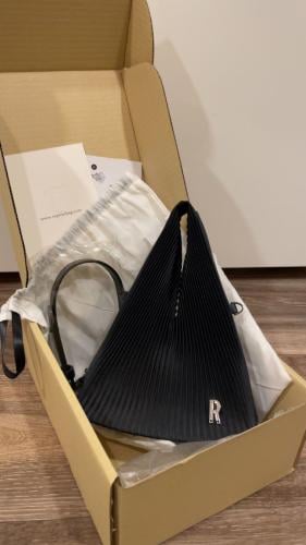 Repleat - Black