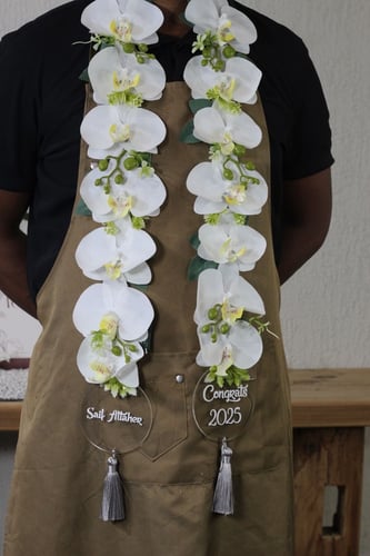 Graduation white floral necklace