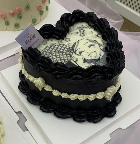 كيك ٦ انش على شكل قلب مع طباعه صوره