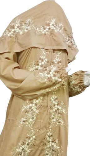 طقم جلال مطرز و سجادة صلاة لون بيج