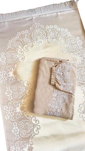 طقم جلال و سجادة صلاة فاخر لون بيج