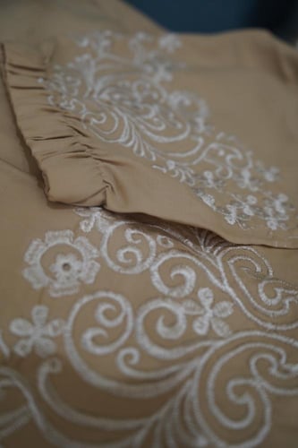 طقم جلال و سجادة صلاة فاخر لون بيج