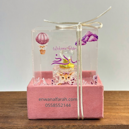 توزيعات تولة مسك فاخرة في بوكس أكريليك بقاعدة مخمل...