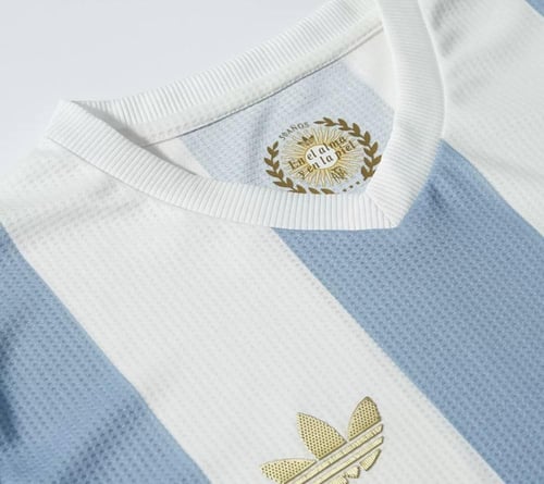 تيشيرت الارجنتين الكلاسيك بمرور 50 عاماً